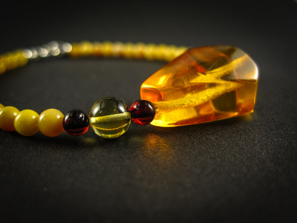 Amber Cylinder Bracelet for Healing and Pain Relief – Enchanting Earth