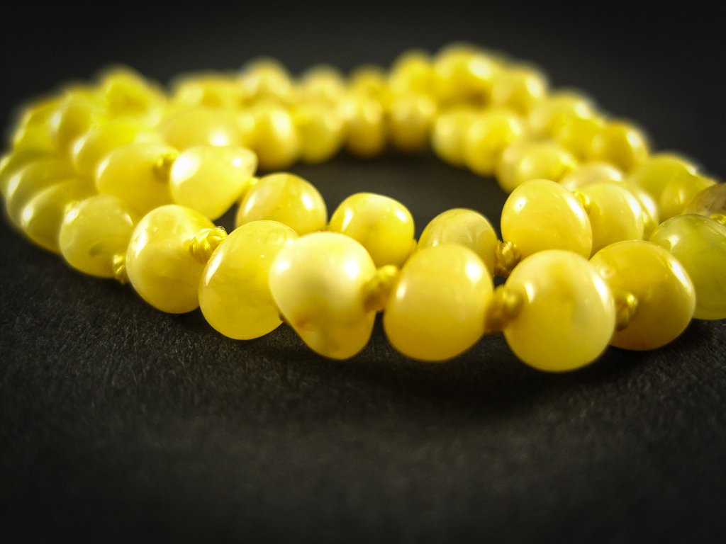 amber teething necklace, milky, yellow, egg-yolk polished beads, plastic screw clasp, healing, succinic acid, genuine baltic amber, for babies and nursing mums, made in poland