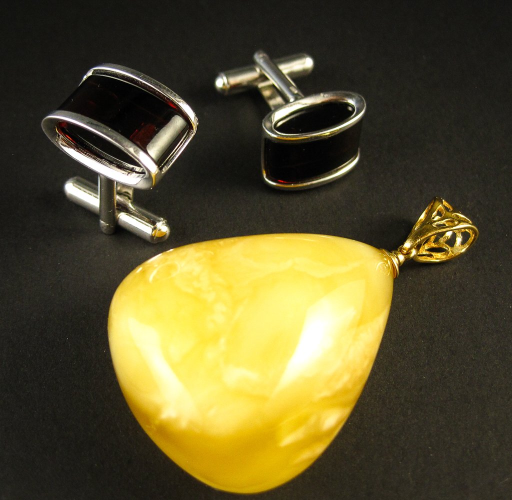 Amber Jewelry Set of Silver Cherry Amber Cufflinks and Gold Plated Yellow Amber Pendant William & Kate's Style