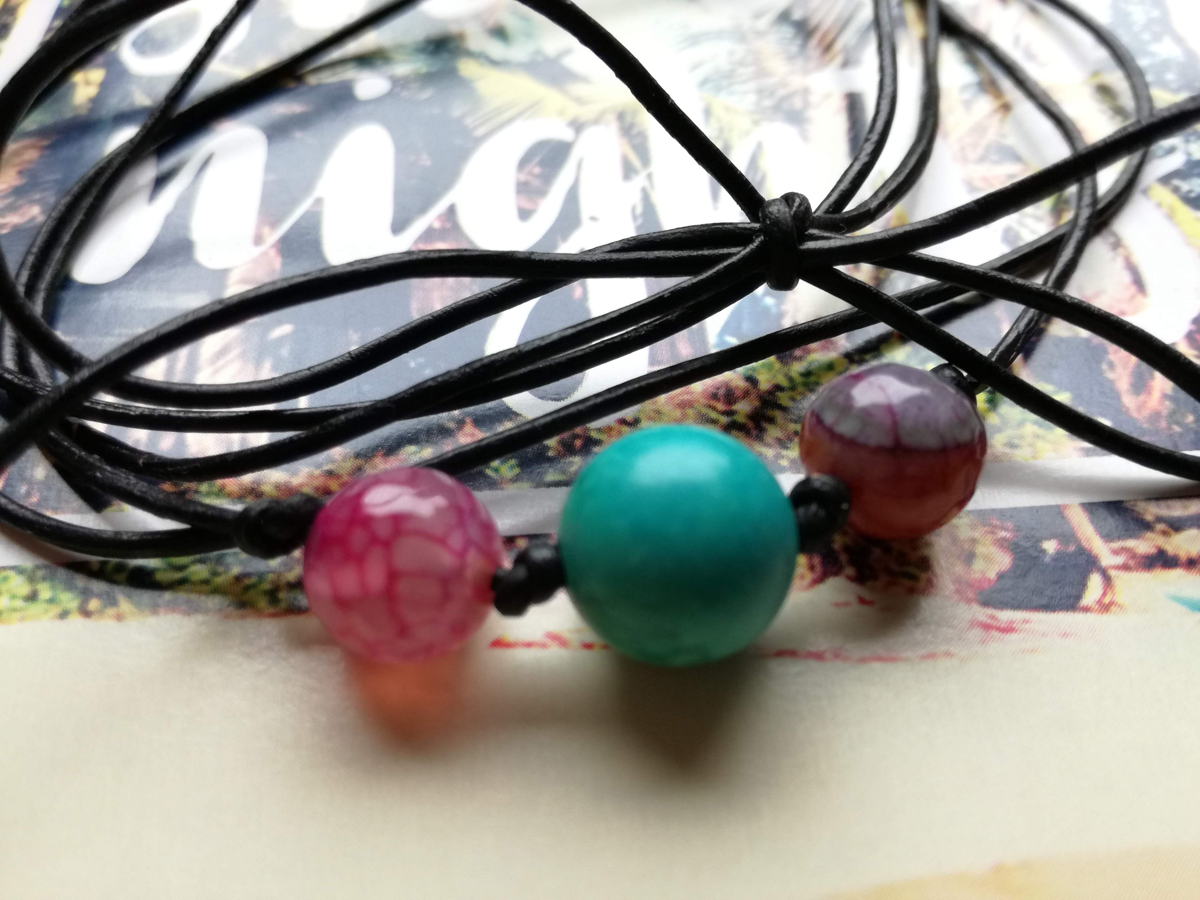 choker necklace black leather cord 3 coloured beads altodiversi free 