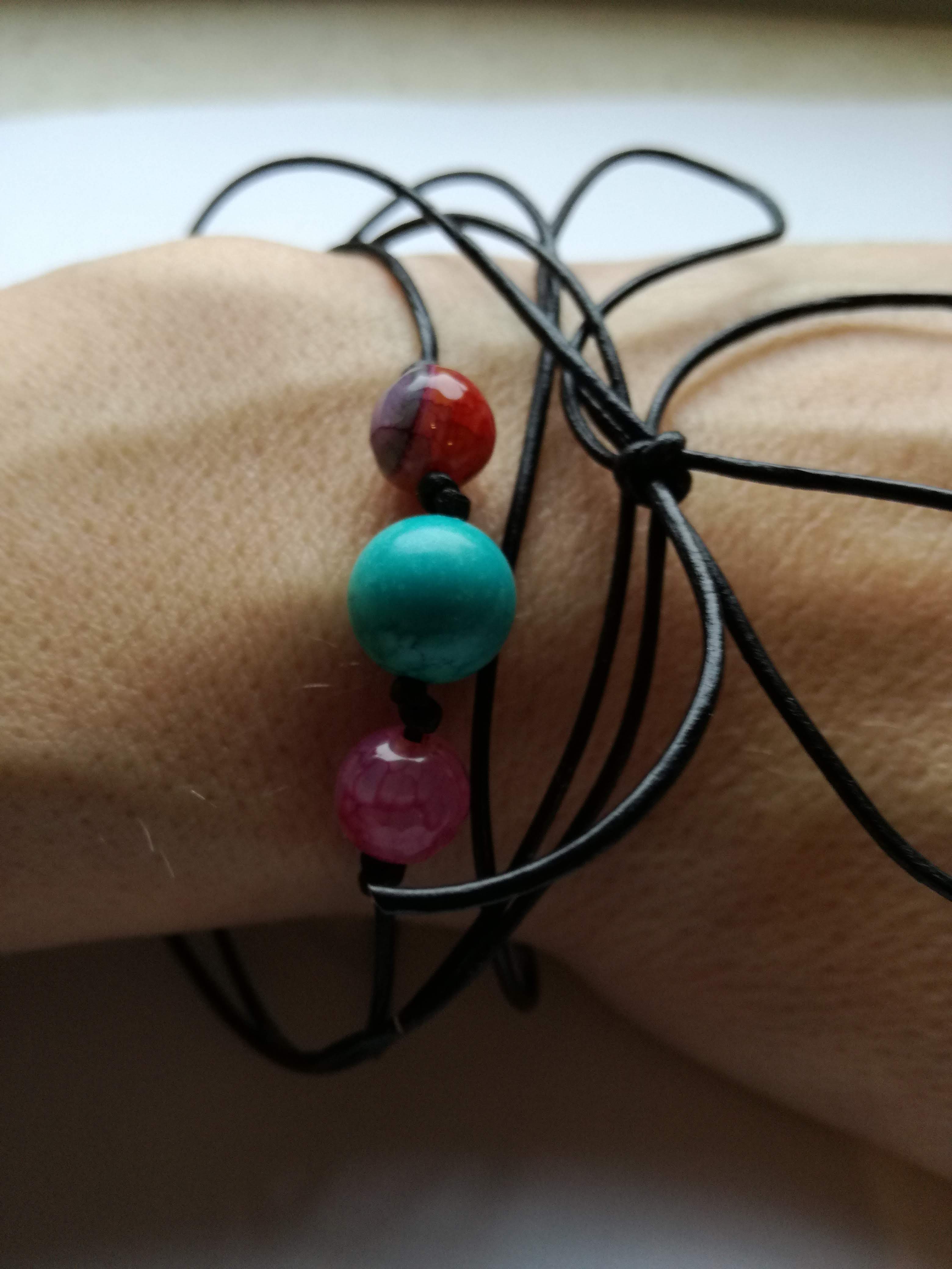 choker necklace black leather cord 3 coloured beads altodiversi free 